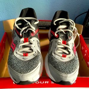 Saucony Cohesion 10 Sneakers Size 7